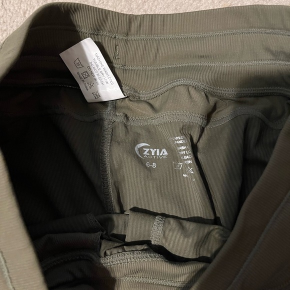 Zyia Olive Trail Joggers - Picture 3 of 3